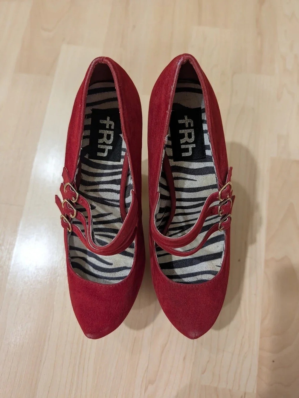 FRH Vintage 1990s vegan red suede platform sky high Mary Jane heels, Sz 8